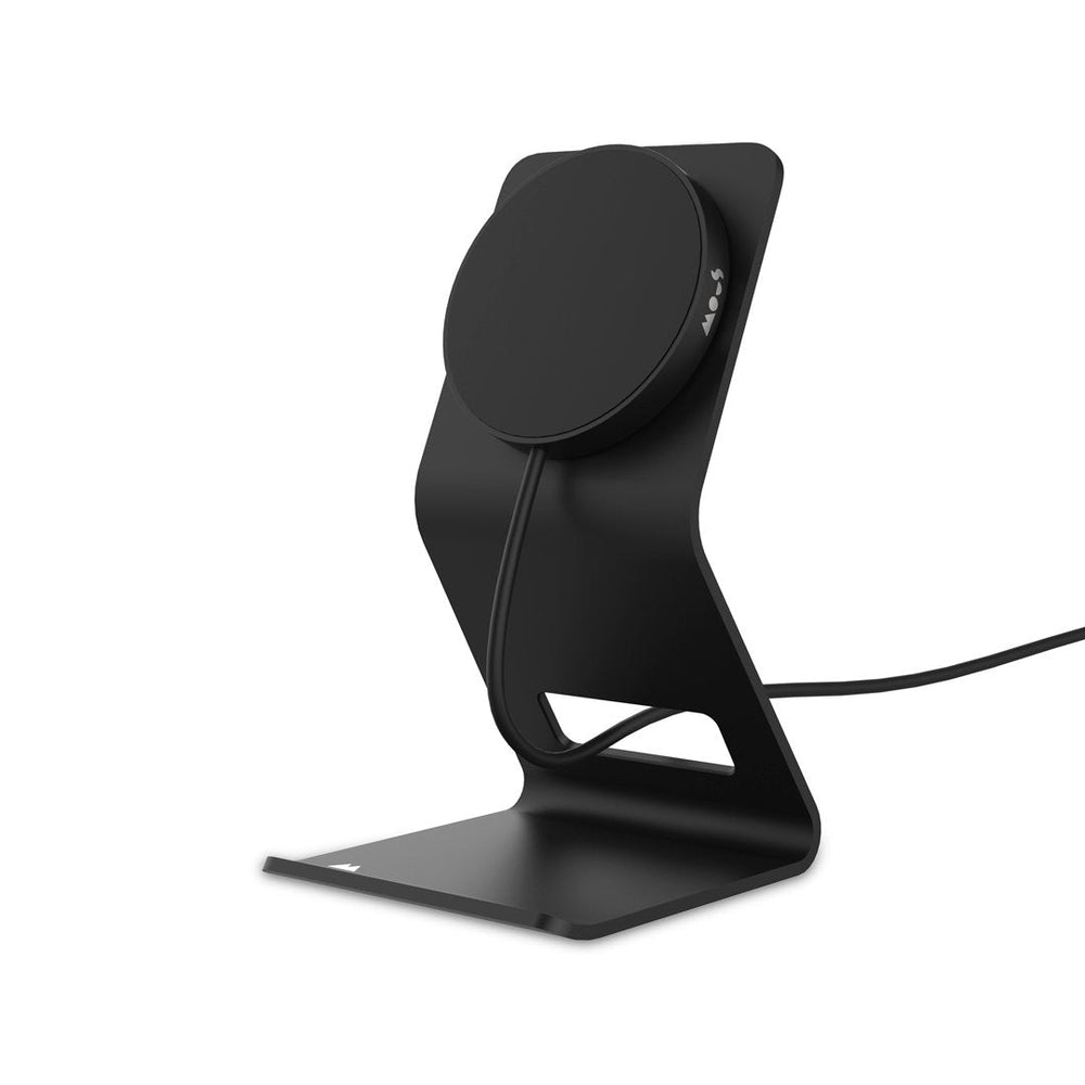 Black_Charger_Stand_MagSafeCompatible_4x4_Perspective_00ad152a-7eea-49f1-b0c1-3fc9f4a6c342